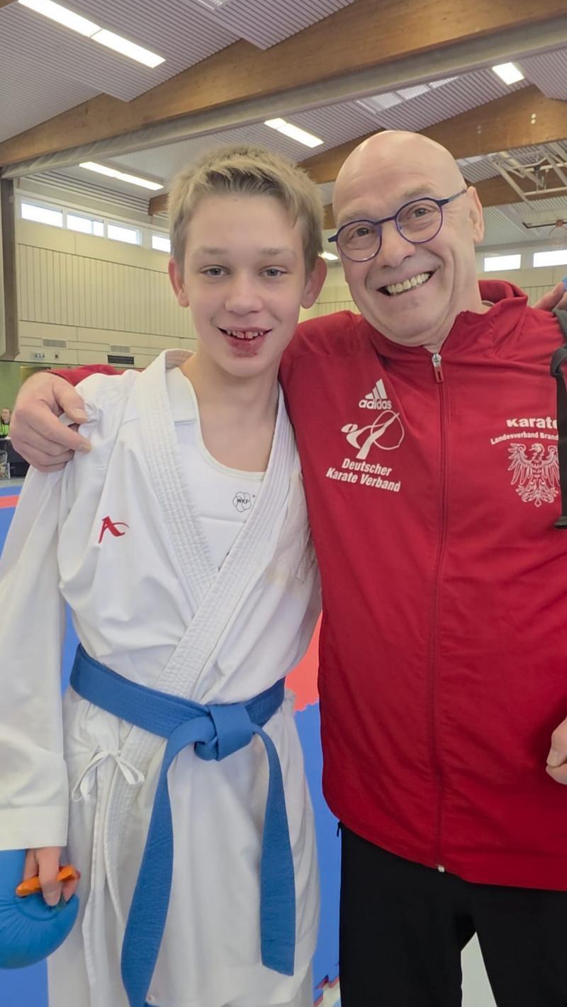 21959f4f-efa5-4a56-a67e-e3fa5b402b61